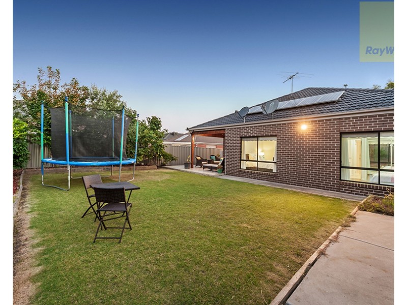 13 Elsternwick Way, Craigieburn VIC 3064