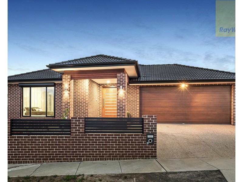 37 Escapade Boulevard, Craigieburn VIC 3064