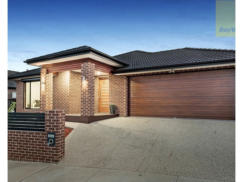 37 Escapade Boulevard, Craigieburn VIC 3064