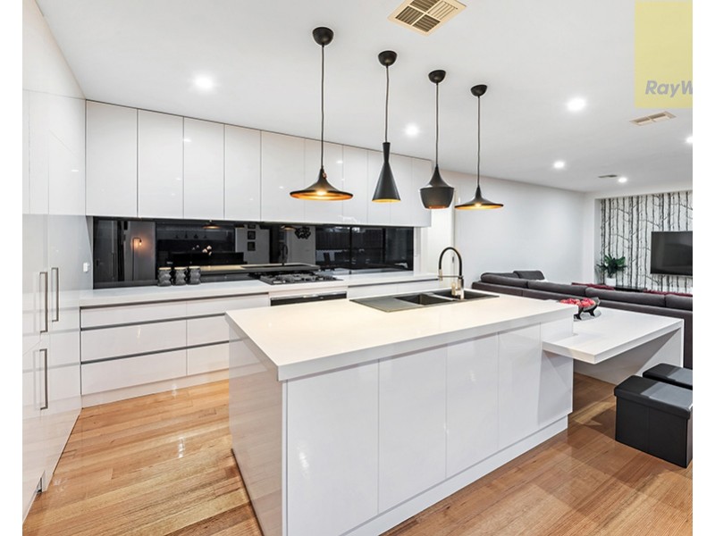 37 Escapade Boulevard, Craigieburn VIC 3064