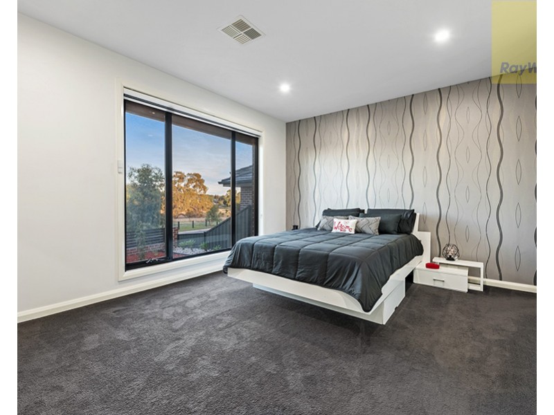 37 Escapade Boulevard, Craigieburn VIC 3064