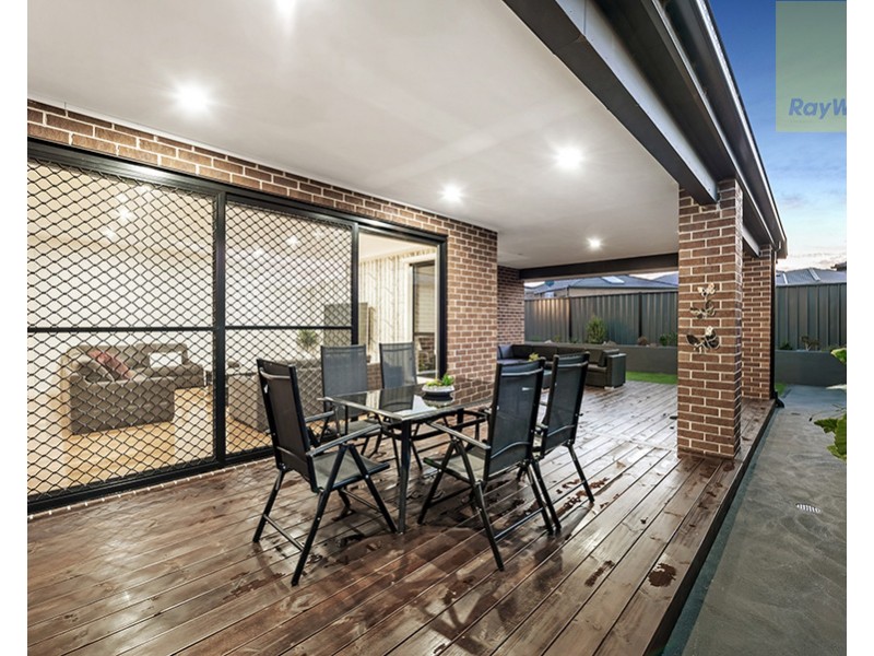 37 Escapade Boulevard, Craigieburn VIC 3064