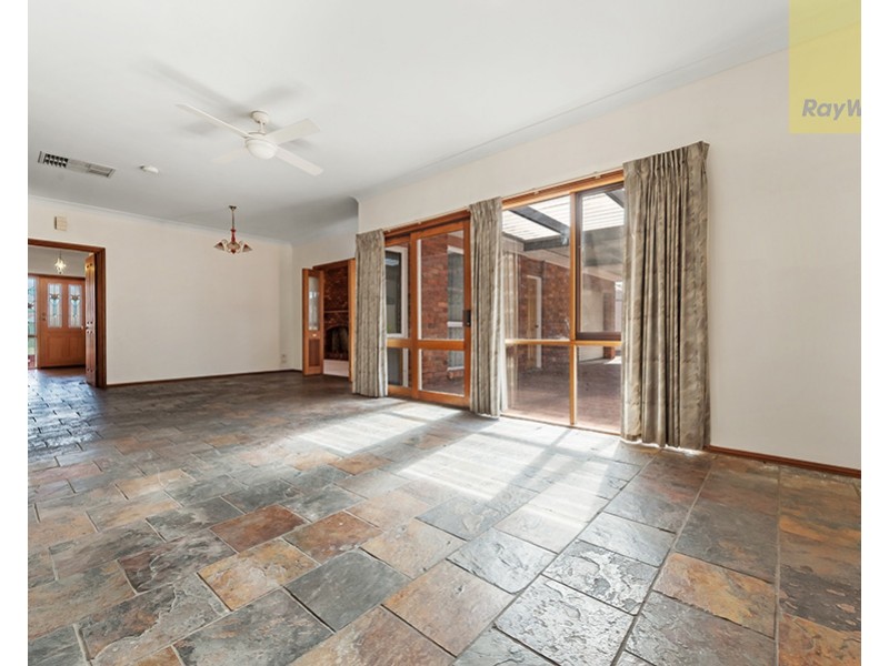 9 Moffat Court, Greenvale VIC 3059