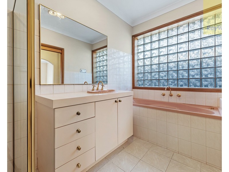 9 Moffat Court, Greenvale VIC 3059