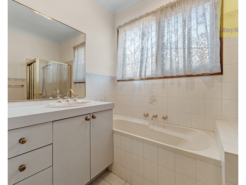 9 Moffat Court, Greenvale VIC 3059