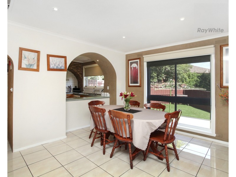 9 Farley Court, Gladstone Park VIC 3043