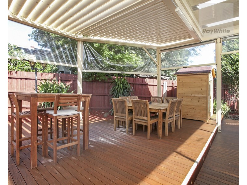 9 Farley Court, Gladstone Park VIC 3043