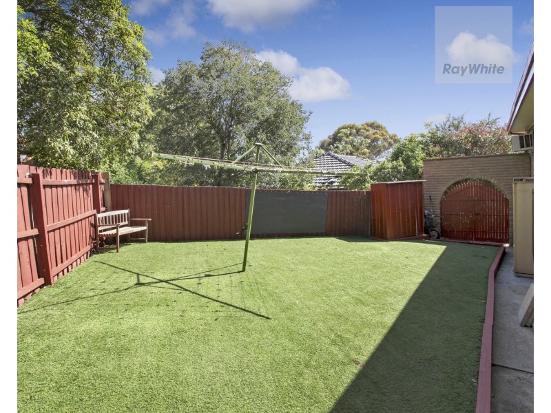 9 Farley Court, Gladstone Park VIC 3043