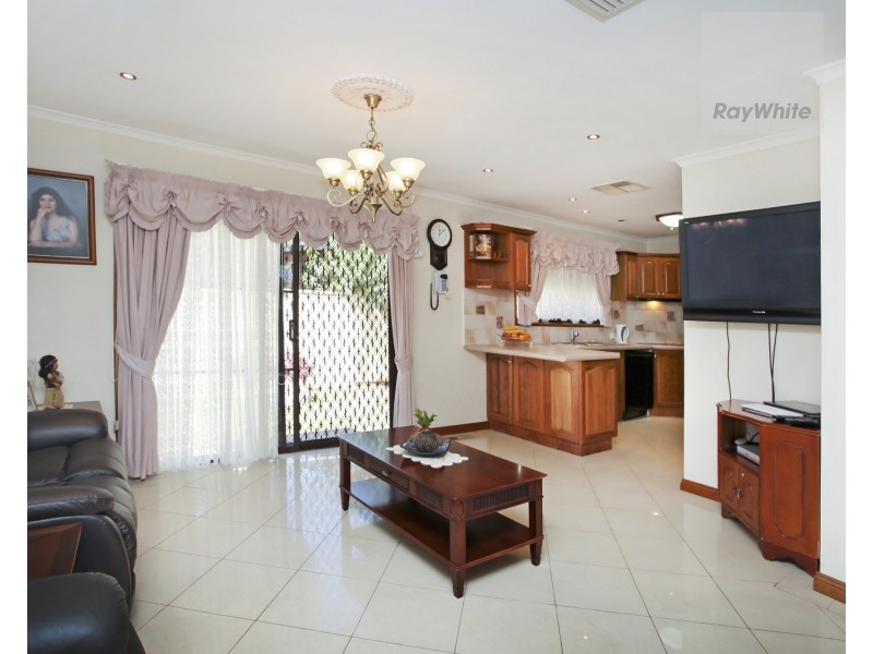 3 Bede Court, Gladstone Park VIC 3043