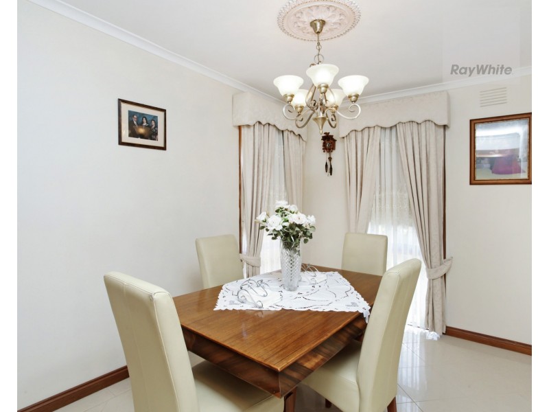 3 Bede Court, Gladstone Park VIC 3043