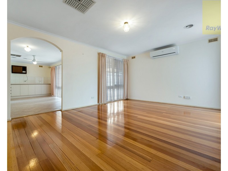 11 Brampton Close, Craigieburn VIC 3064