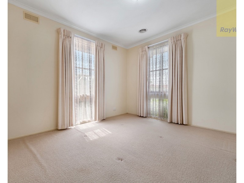 11 Brampton Close, Craigieburn VIC 3064