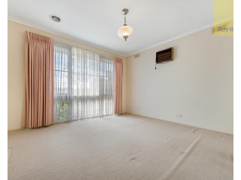 11 Brampton Close, Craigieburn VIC 3064