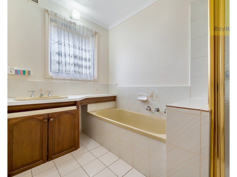 11 Brampton Close, Craigieburn VIC 3064