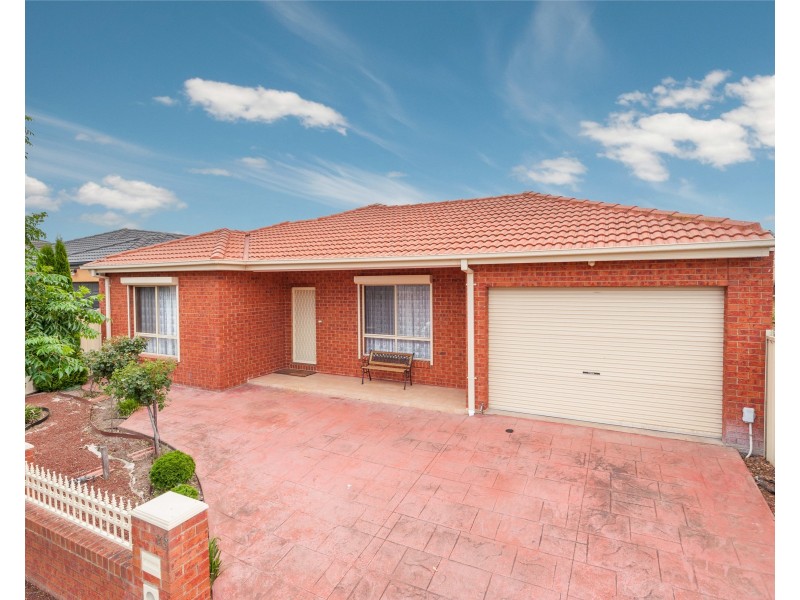 26 Colchester Circuit, Roxburgh Park VIC 3064