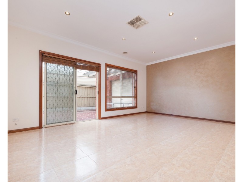 26 Colchester Circuit, Roxburgh Park VIC 3064