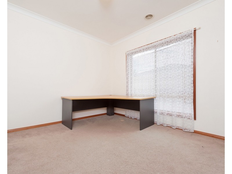 26 Colchester Circuit, Roxburgh Park VIC 3064