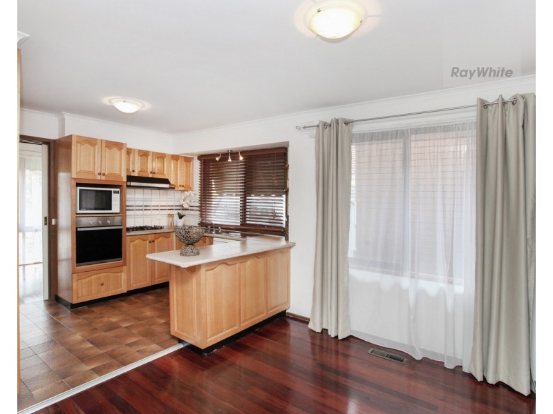 58 Lenoak Street, Gladstone Park VIC 3043