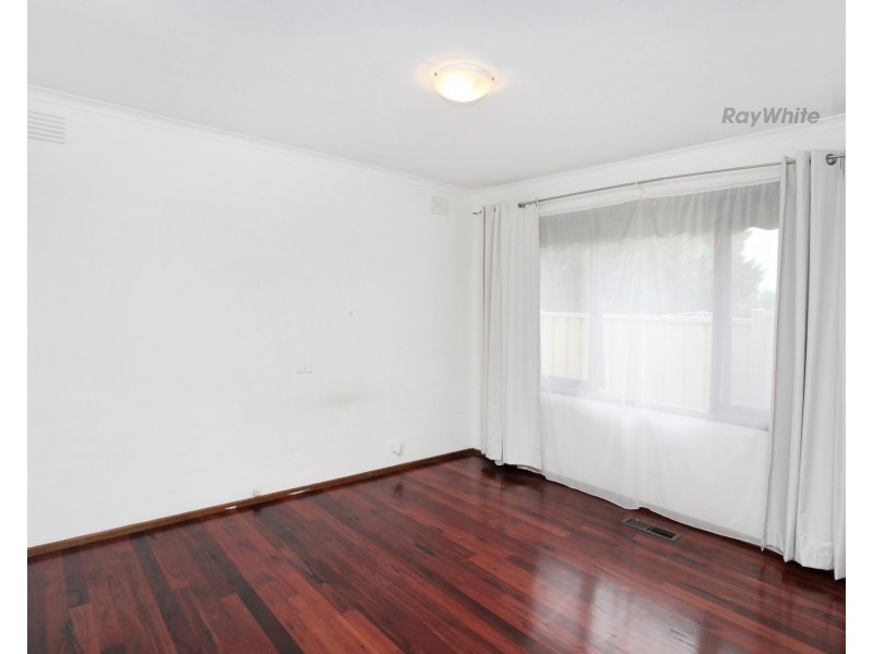 58 Lenoak Street, Gladstone Park VIC 3043