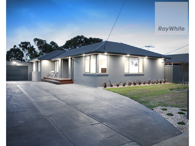15 Pyke Drive, Gladstone Park VIC 3043