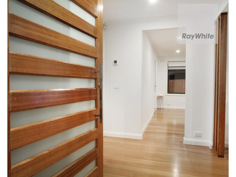 15 Pyke Drive, Gladstone Park VIC 3043