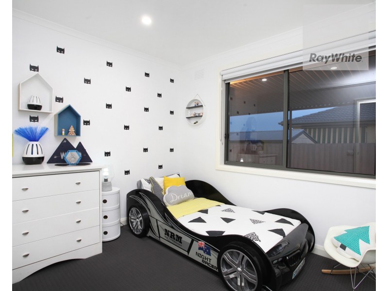 15 Pyke Drive, Gladstone Park VIC 3043