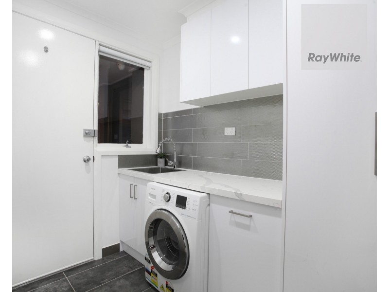 15 Pyke Drive, Gladstone Park VIC 3043