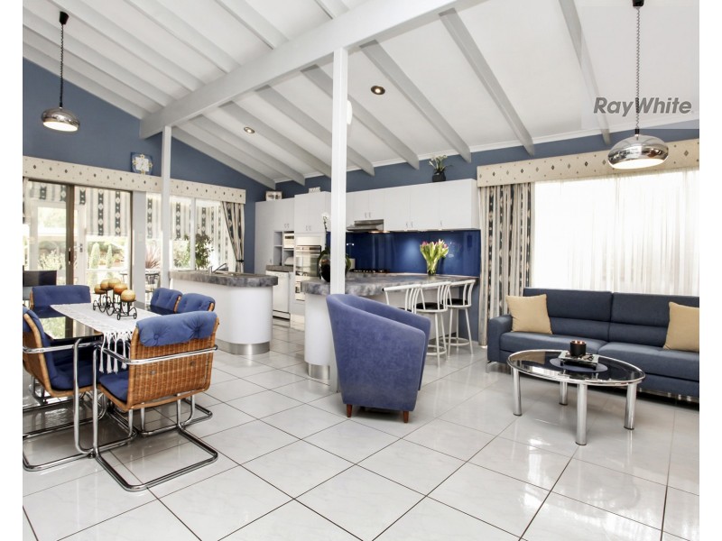 35 Fisher Grove, Tullamarine VIC 3043
