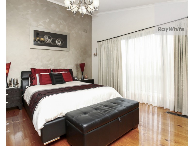 35 Fisher Grove, Tullamarine VIC 3043