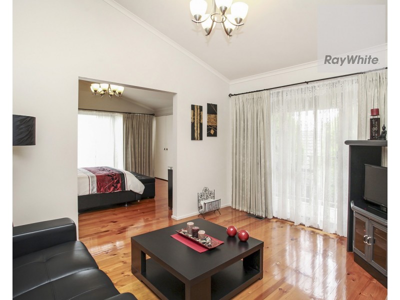 35 Fisher Grove, Tullamarine VIC 3043