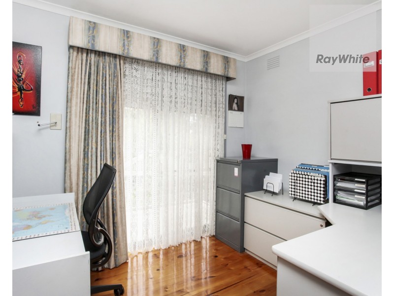 35 Fisher Grove, Tullamarine VIC 3043