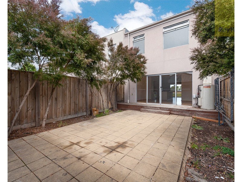 11/8 Moresby Court, Craigieburn VIC 3064