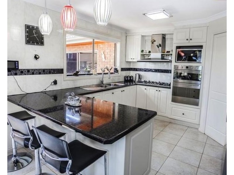 37 Wheatley Avenue, Roxburgh Park VIC 3064