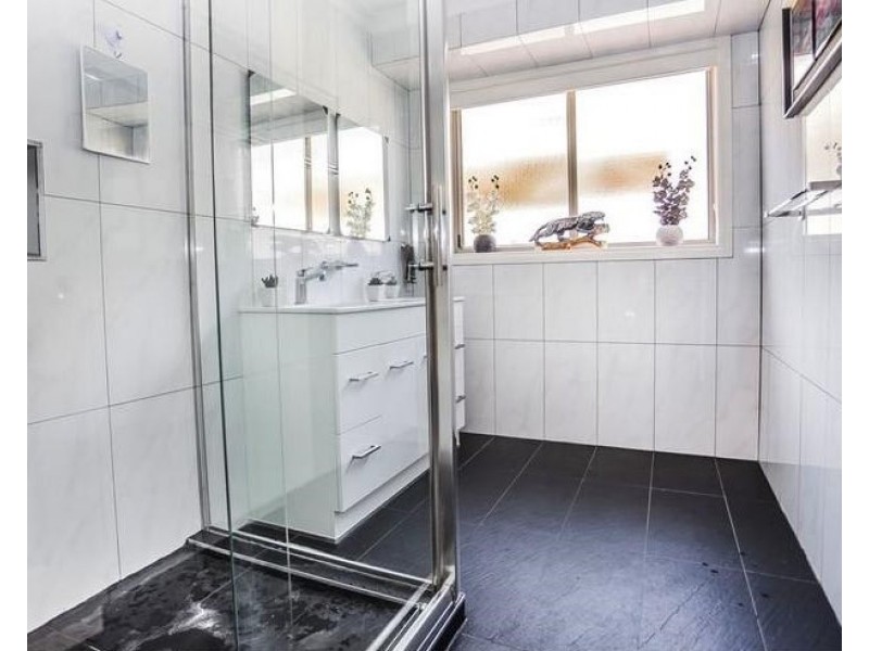 37 Wheatley Avenue, Roxburgh Park VIC 3064