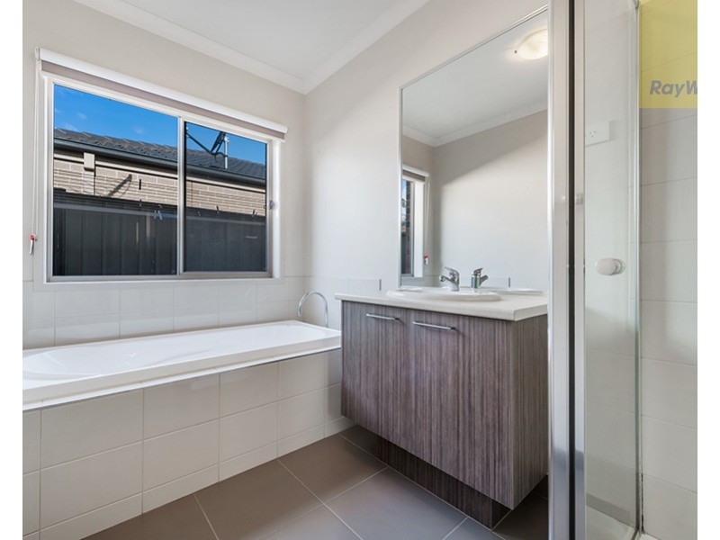 40 Spirited Way, Craigieburn VIC 3064