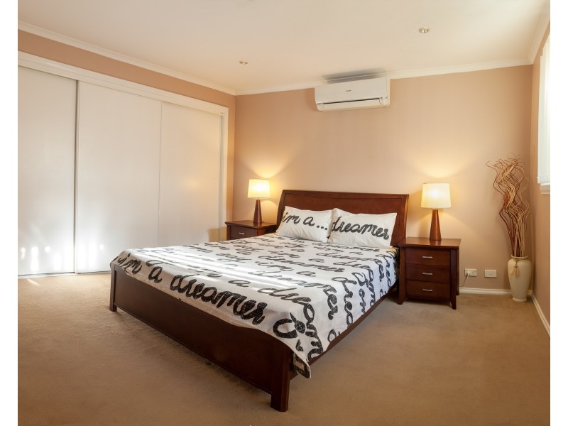 3 Brecon Nook, Craigieburn VIC 3064