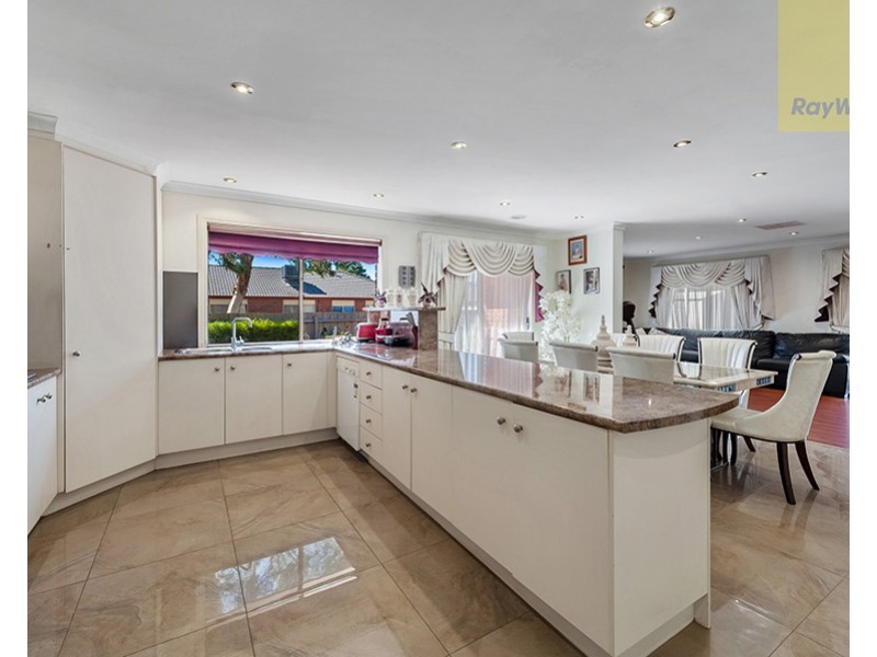 14 Farnham Court, Craigieburn VIC 3064