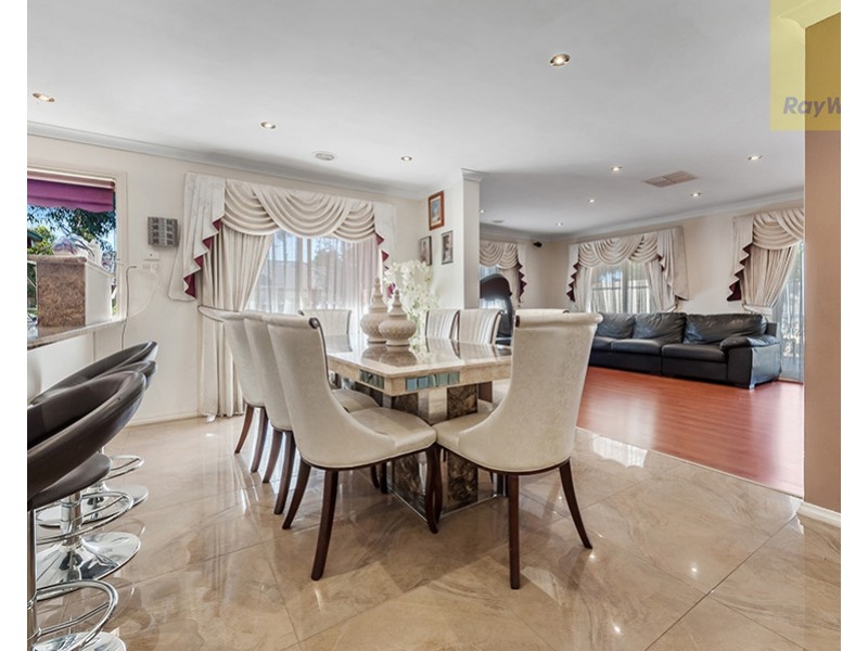 14 Farnham Court, Craigieburn VIC 3064