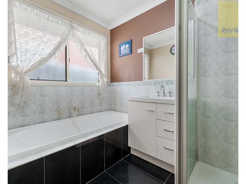 14 Farnham Court, Craigieburn VIC 3064