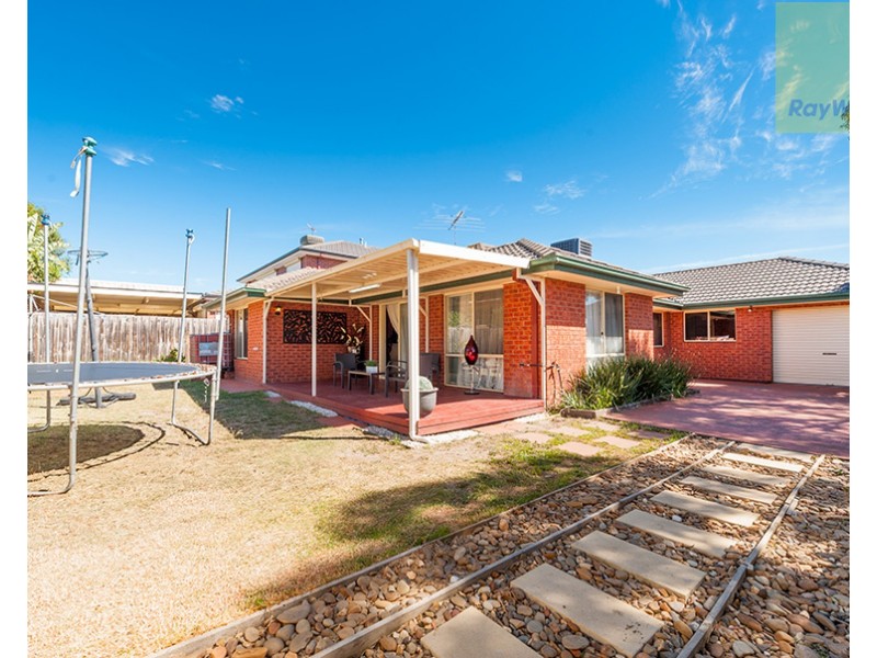 14 Farnham Court, Craigieburn VIC 3064