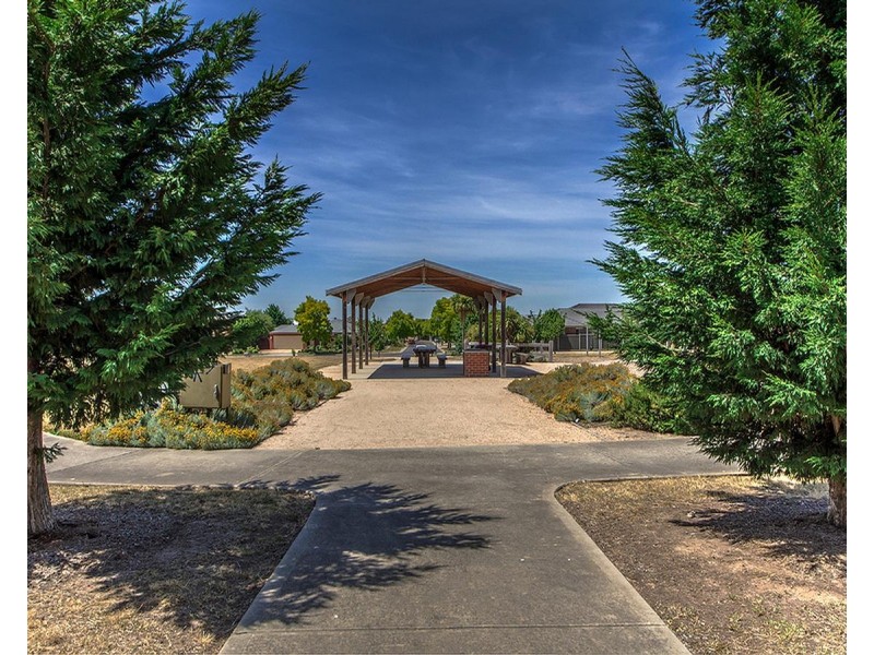 70 Hamilton Hume Parade, Craigieburn VIC 3064