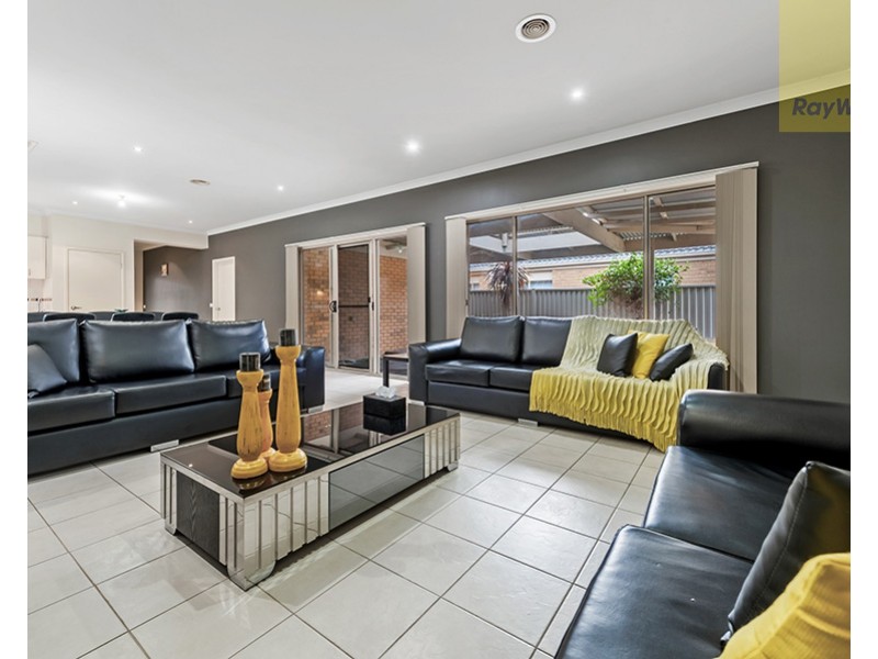 13 Burrora Way, Craigieburn VIC 3064