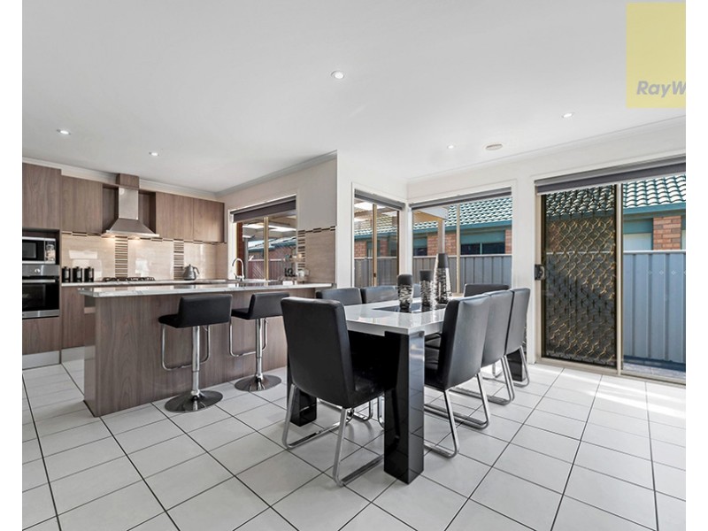 52 Woodlea Crescent, Craigieburn VIC 3064