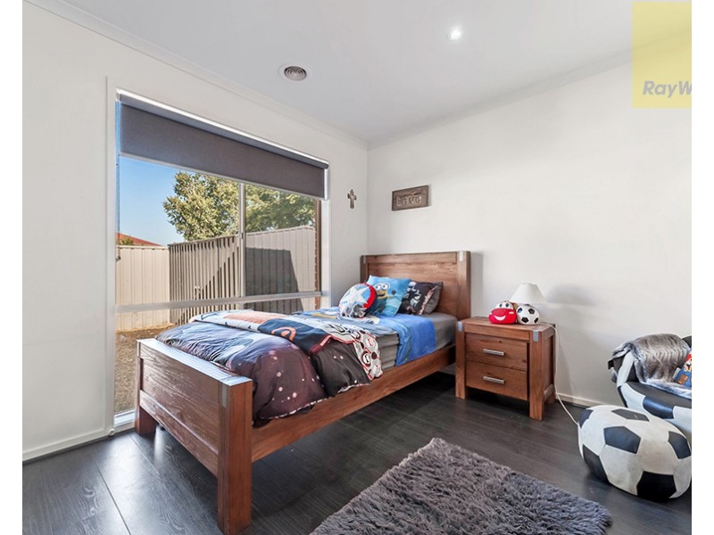 52 Woodlea Crescent, Craigieburn VIC 3064