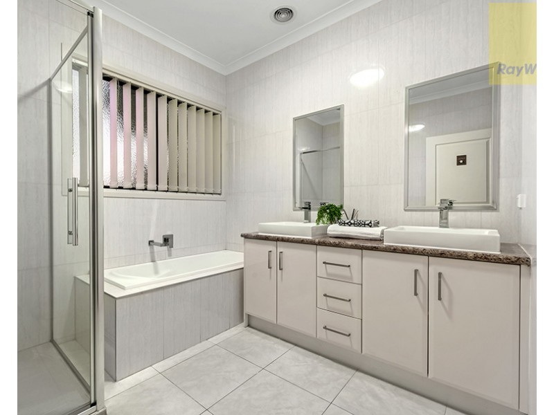 17 Northumberland Circuit, Craigieburn VIC 3064
