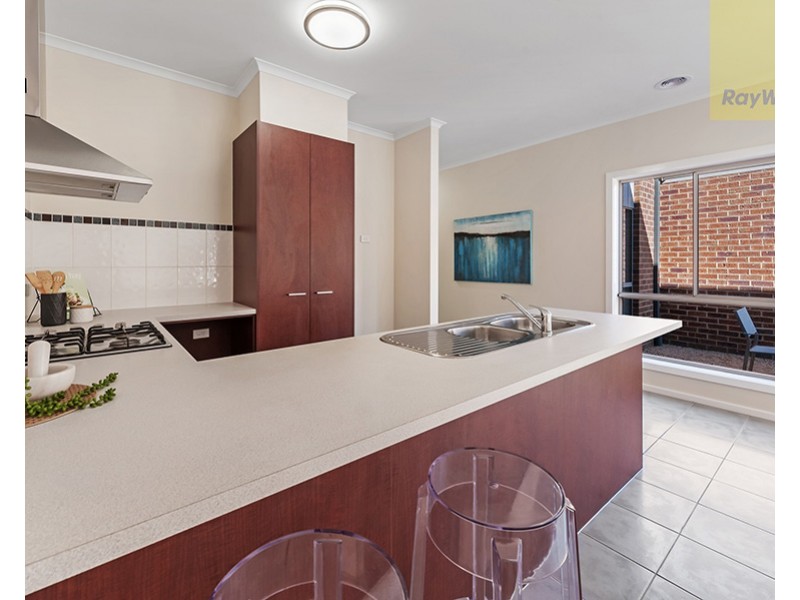 24 Hoxton Crescent, Craigieburn VIC 3064