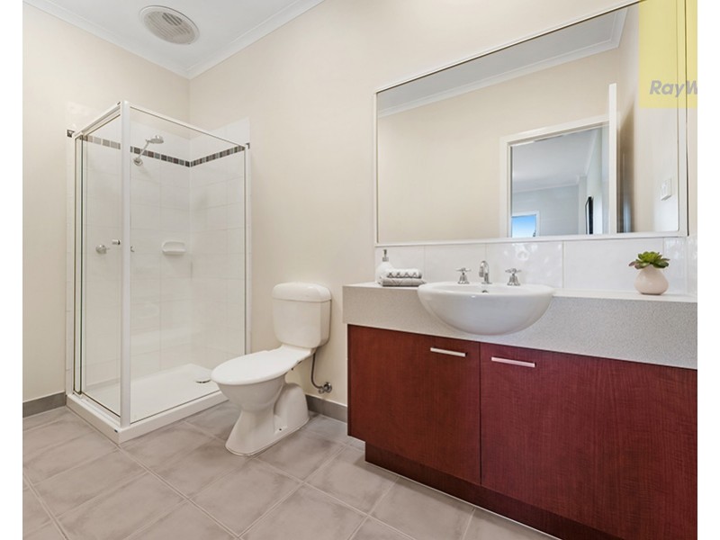 24 Hoxton Crescent, Craigieburn VIC 3064