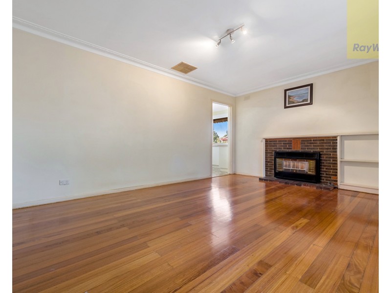 8 Rayfield Avenue, Craigieburn VIC 3064