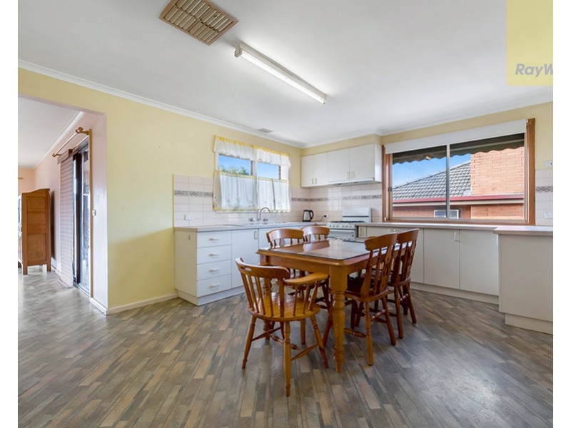 8 Rayfield Avenue, Craigieburn VIC 3064