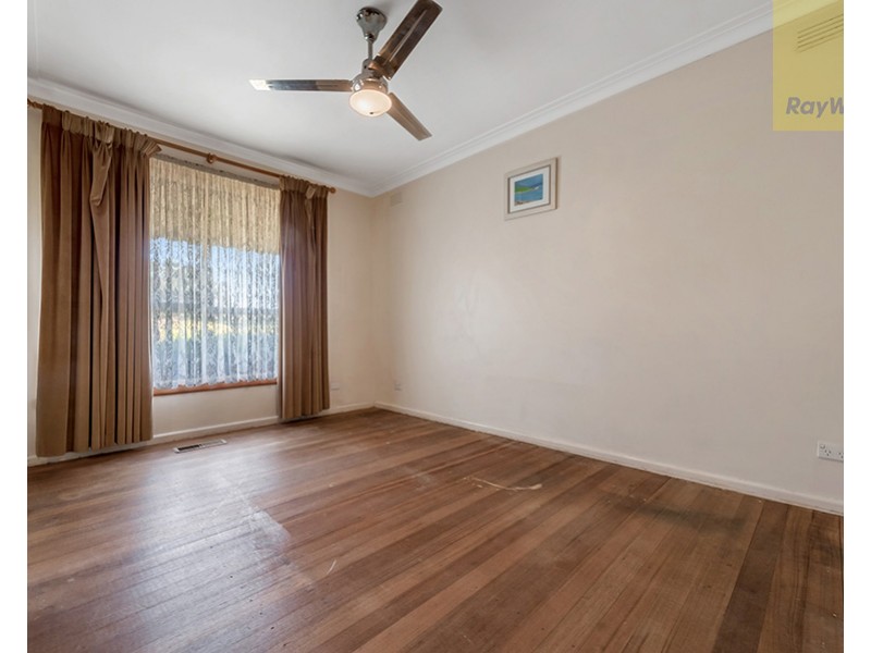 8 Rayfield Avenue, Craigieburn VIC 3064